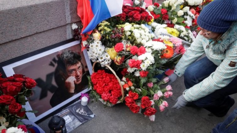 Борис Немцов не е забравен, хиляди почетоха паметта му