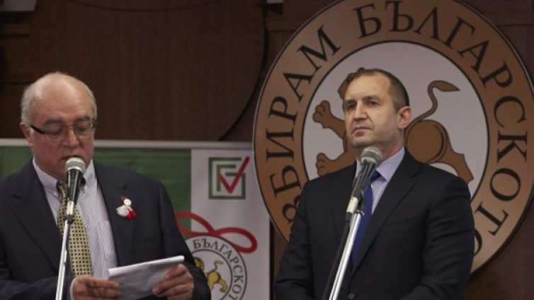 Радев иска намаляване на бюрокрацията при малкия бизнес 