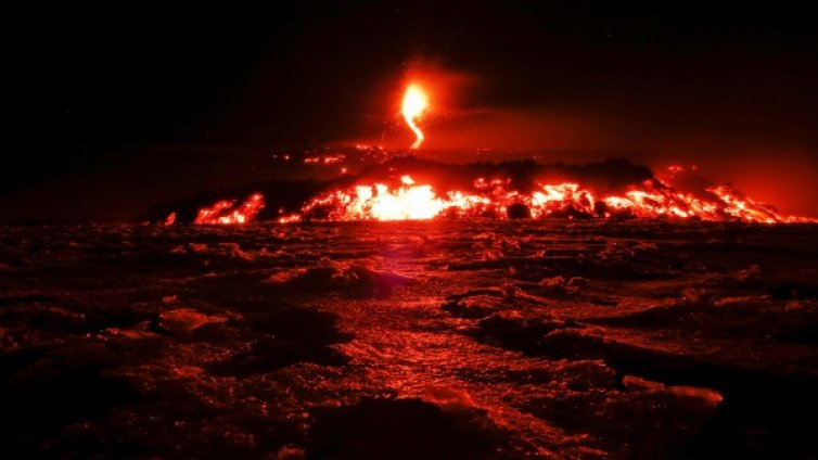 Етна отново се събуди, стресна Сицилия