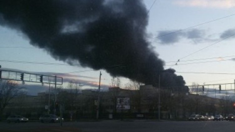 Пожар избухна в завод "Гочо Грозев" в Пловдив