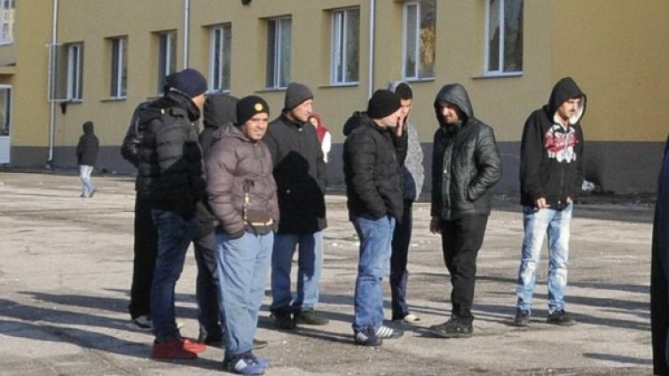 Каналджии крили мигранти в ромски махали на София 