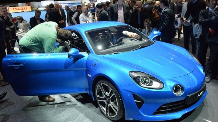 Alpine разпродаде бързо първата серия на А110