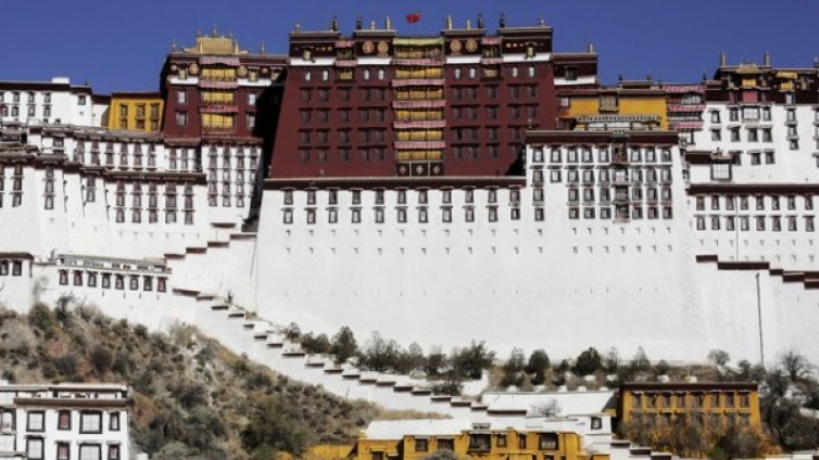 Красивият дворец  на Далай Лама  