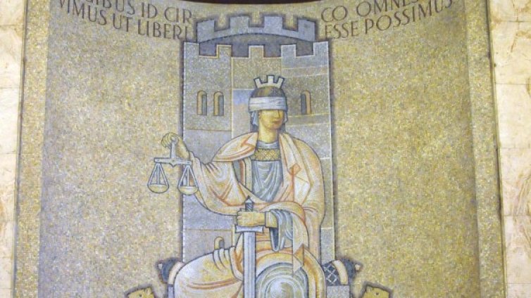 Осъдиха мъж, теглил пари от чужди дебитни карти