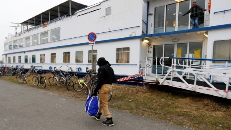 Имигрантите ги чакат тежки времена в Холандия