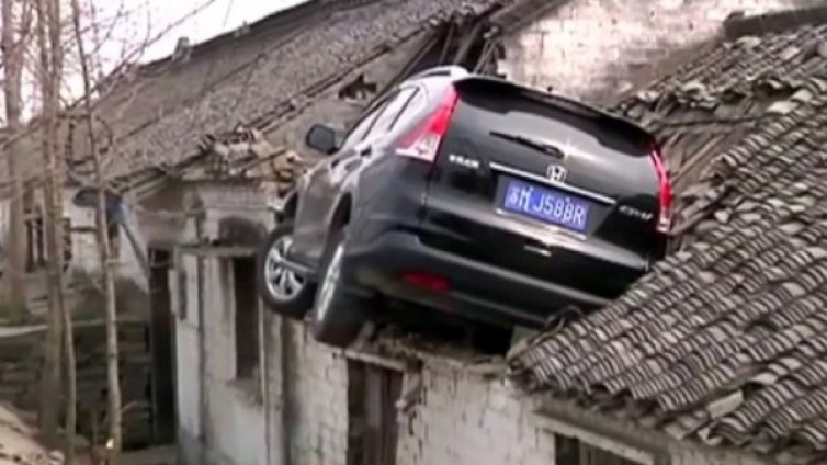 Паркиране по китайски: Право на&hellip; покрива 