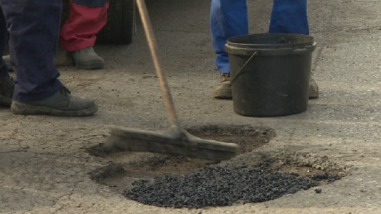 Първа пролет &ndash; първи кръпки из улиците на София