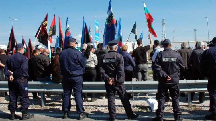 По 6 автобуса на ден пристигат от Турция в Кърджали