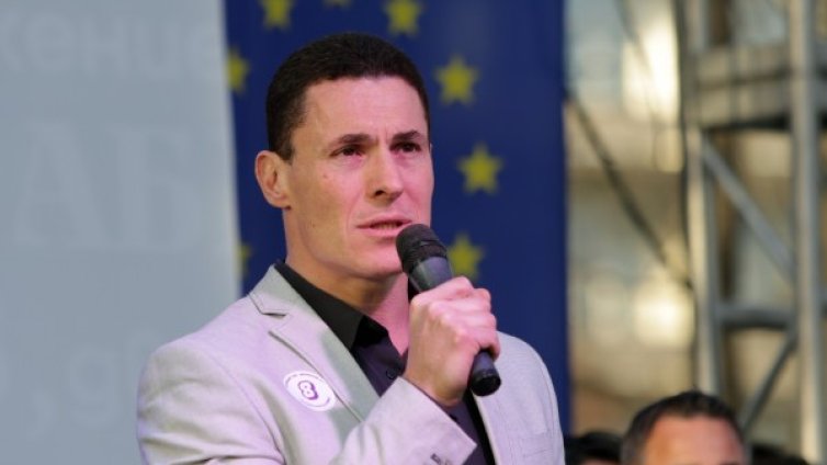 Левицата като цяло е в криза, отсече Проданов