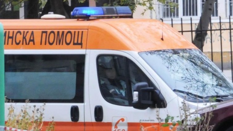 Вбесен кръчмар намушка клиент след лют спор 