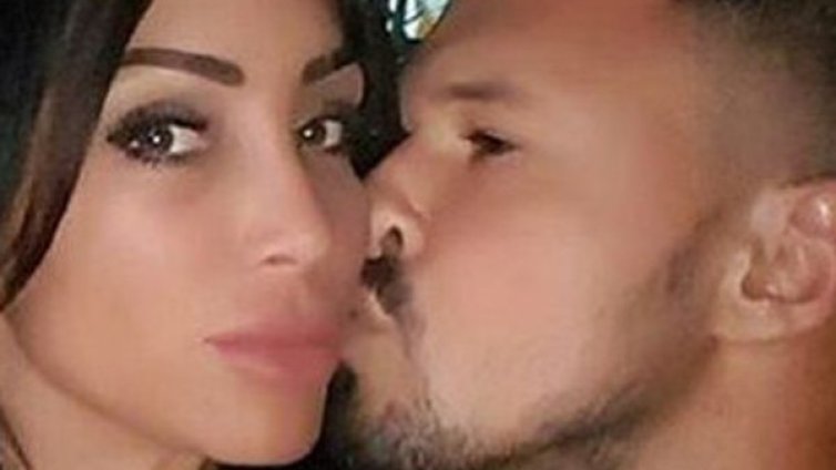 Дъртото коте иска сватба с Божигол, Николета &ndash; пречка