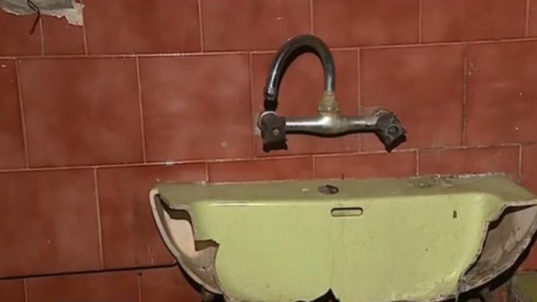 Общинското жилище на Галя &ndash; коптор! Без ток, парно...