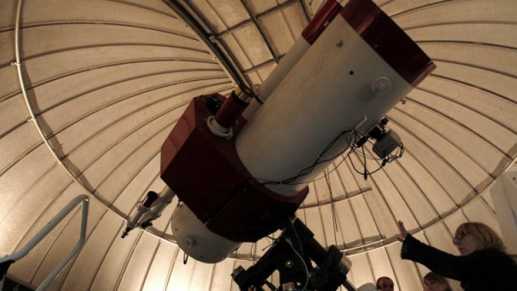 Опасна близост: Астероид минава днес до Земята