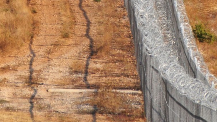 Мигрантите се жалят: В България бият брутално и крадат!