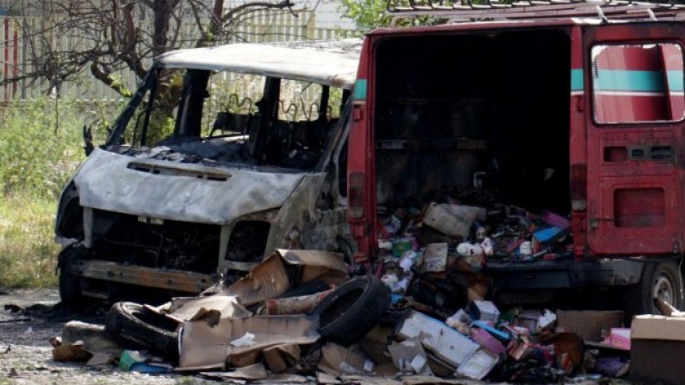 Три микробуса изгоряха през нощта в столицата