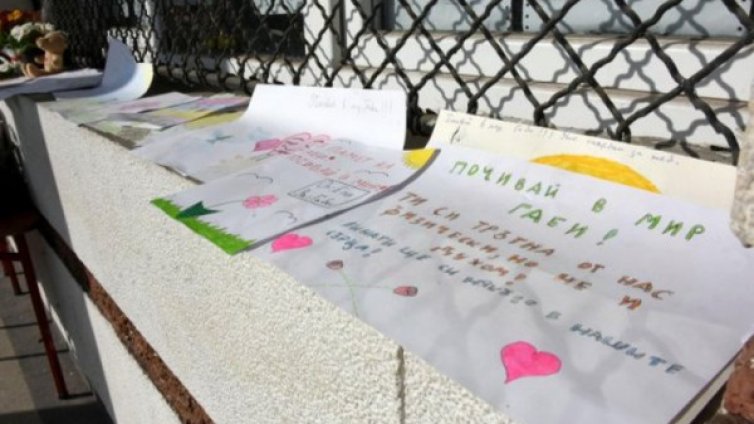 Габи, която почина от ритник, имала тумор! Но... въпросите остават