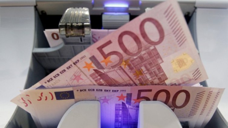 Кмет прати на Меркел сметка = ?736 000, пръснати за мигранти