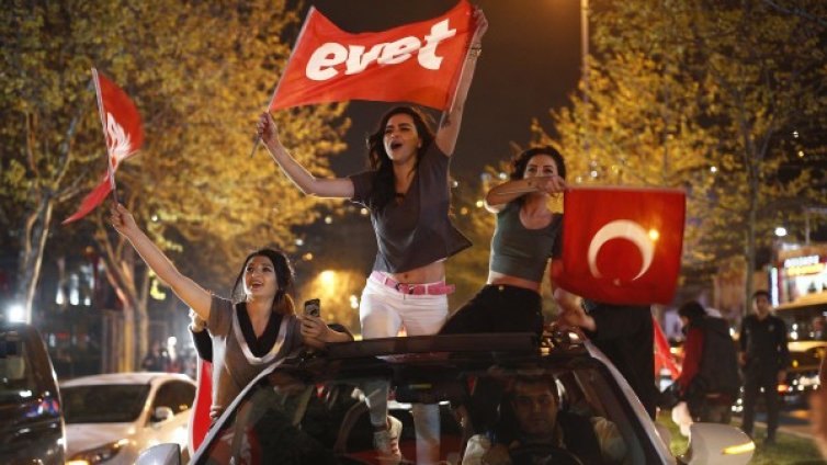 За Ердоган резултатът от референдума е ясен