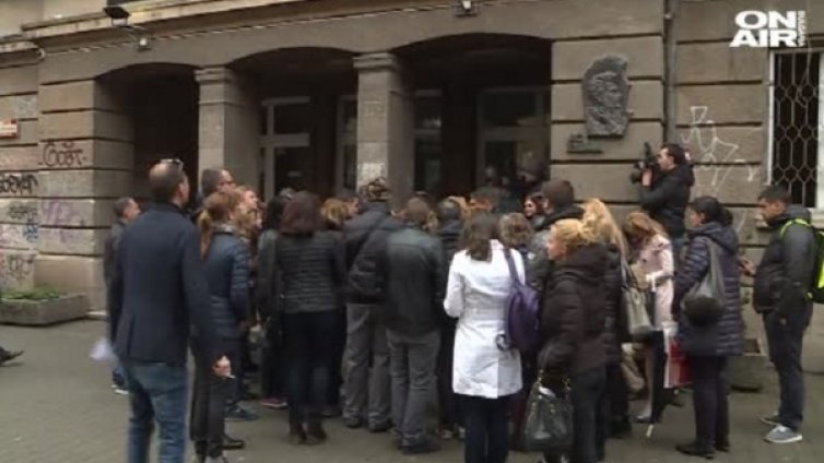 Нощи пред школото &ndash; родители записват децата си в І клас