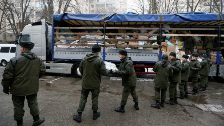 Литовци помагат на украински войници в Източна Украйна
