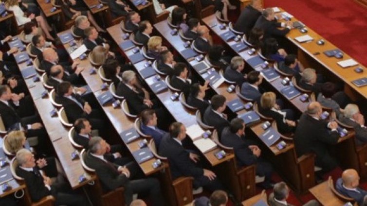 Трима министри привикани в новото НС за урана