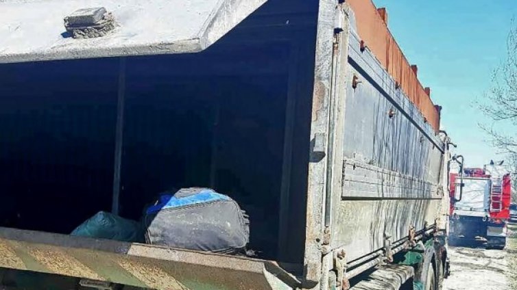 Откриха 53 мигранти в камион на ГКПП "Дунав мост"