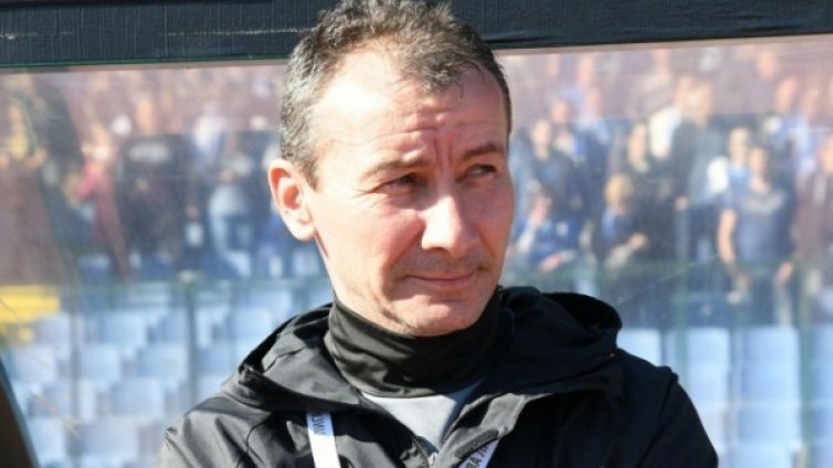 Стамен Белчев гори при провал срещу Левски