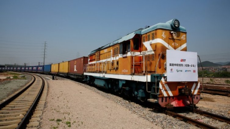 Първи пряк товарен влак свърза Лондон и Китай 