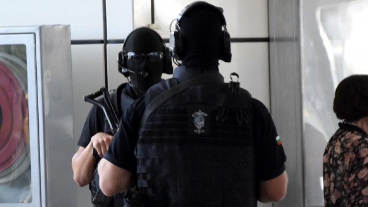 Заради съмнителен багаж затвориха летище Варна 