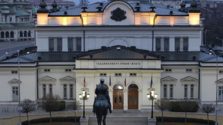 Смени и промени: Павлова, Рашидов – кой, как, защо и кога?