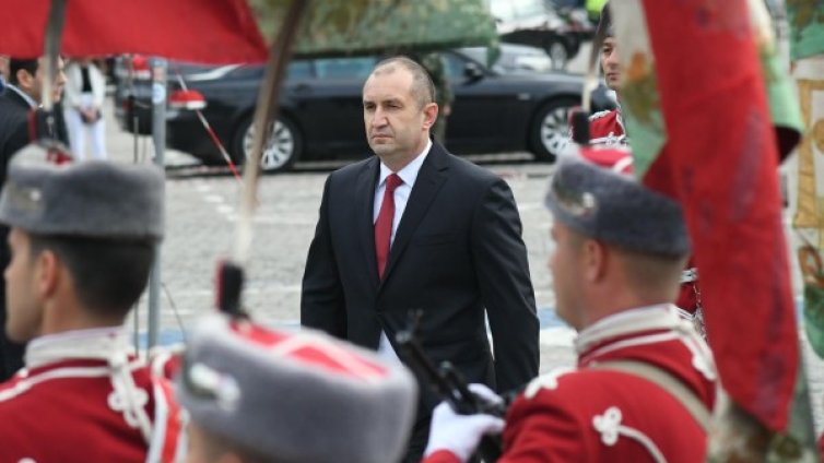 Радев на Гергьовден: Парите на народа &ndash; в модерна бойна техника!