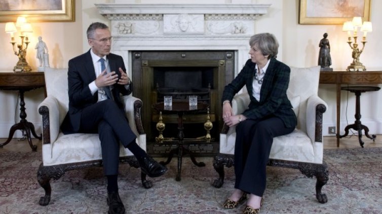 НАТО обмисля изпращане на още военни в Афганистан