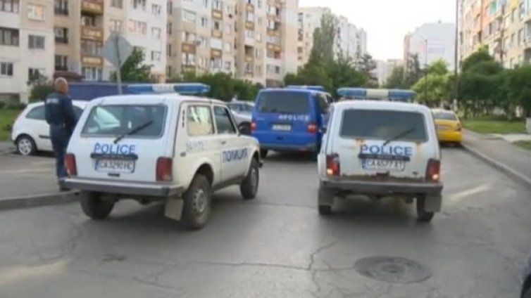 Екшън в "Надежда": Маскирани биха и стреляха по младеж