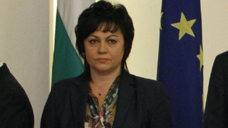 Нинова събира червените на пленум, сменя ръководството 