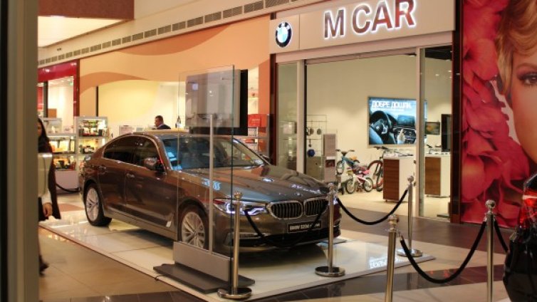 Новото BMW Серия 5 - вече в шоурума BMW Pop-Up M Car в София