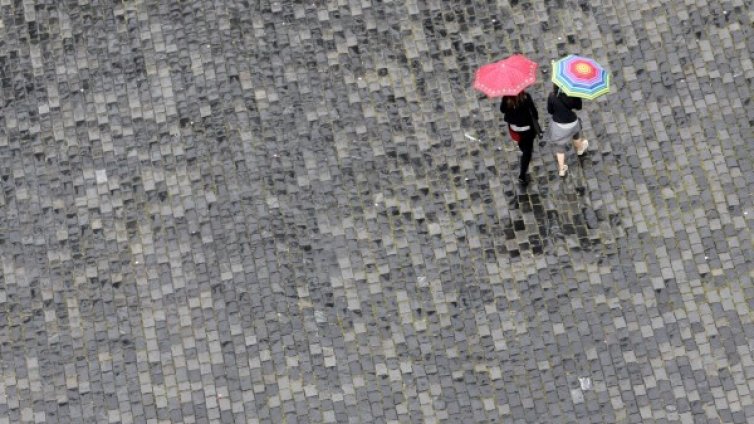 "Напред, науката е слънце"... с малко дъжд и много слънце