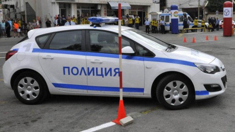 За МВР от сърце: Бензин от Алфатар, от Бяла Слатина – ремонт