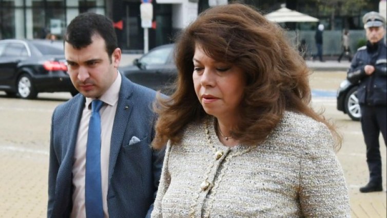 Тероризмът в битка с демокрацията&hellip; за децата