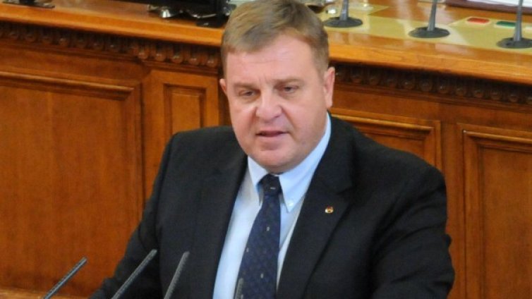 Каракачанов оглави две комисии към Министерския съвет