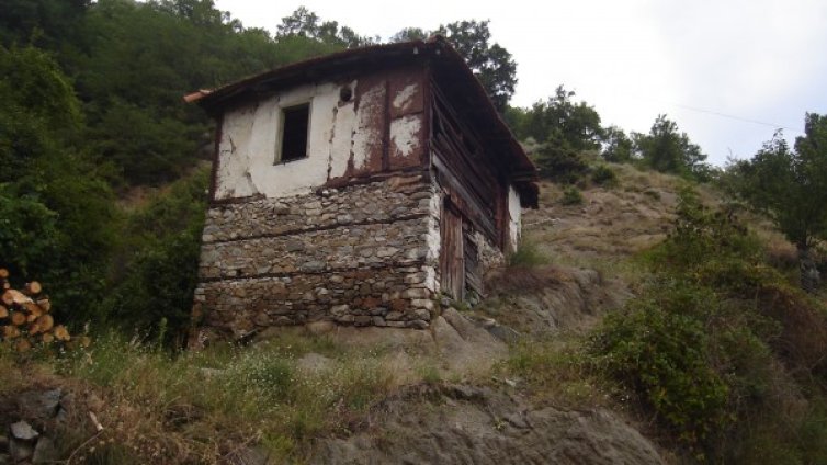 Обезлюдяваща България! 566 пусти села! Габровско и Търновско &ndash; "първенци"
