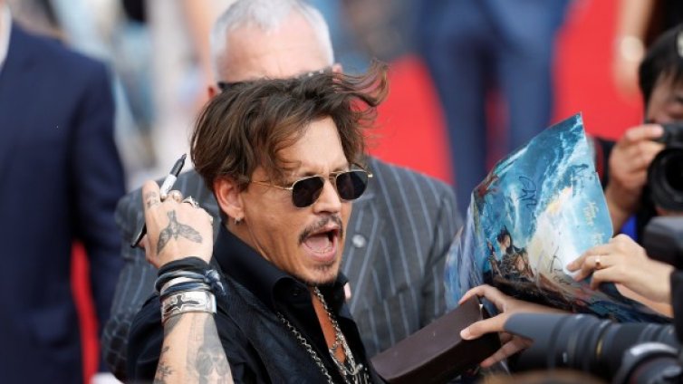 Джони Деп превъзмогна Амбър, отново излиза на срещи