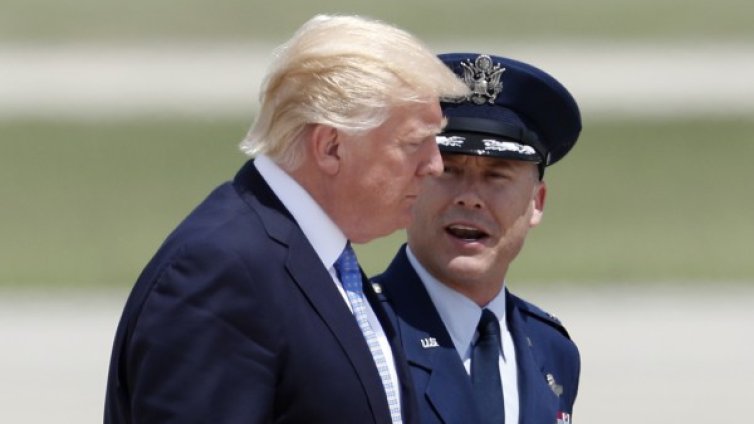 Белият дом тайно проучва... начини за импийчмънт?