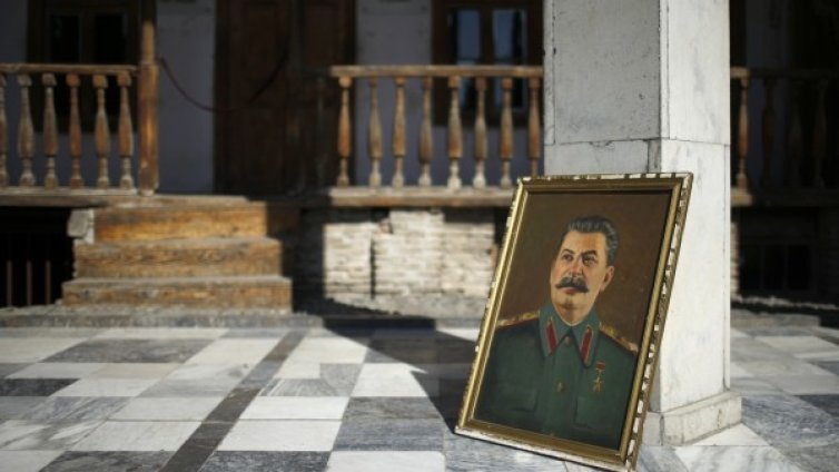 Руснаците все по-склонни да оправдават репресиите на Сталин