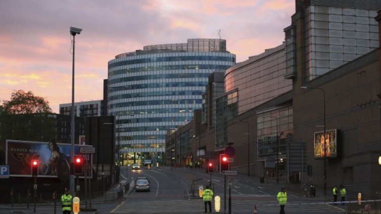 Юнайтед и Сити &ndash; шокирани от ужаса в Манчестър