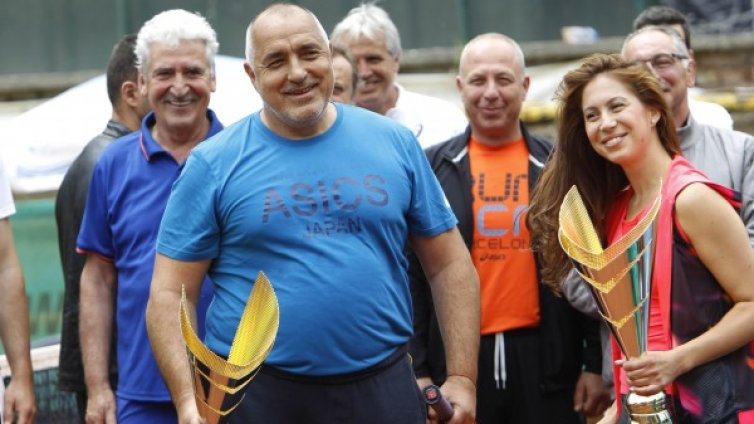 Гейм, сет, мач... Борисов вдигна купата на тенис турнир