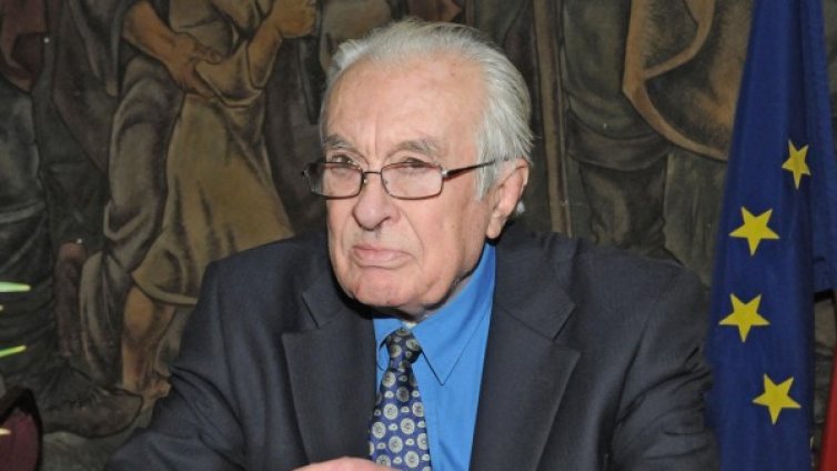 In memoriam: Почина политикът и писател Йордан Василев