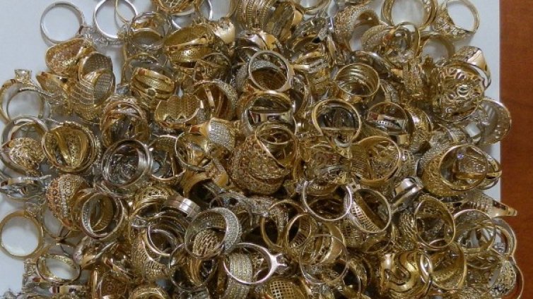 Измамници продават злато менте в Пазарджишко
