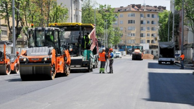 Ремонтите по пътищата в София: С 36 млн. народна пара