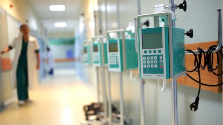 След катастрофа в Бургас: 20-годишен с опасност за живота