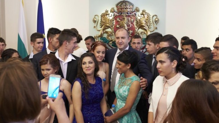 На бал... при президента! 124 младежи на "Дондуков" 2